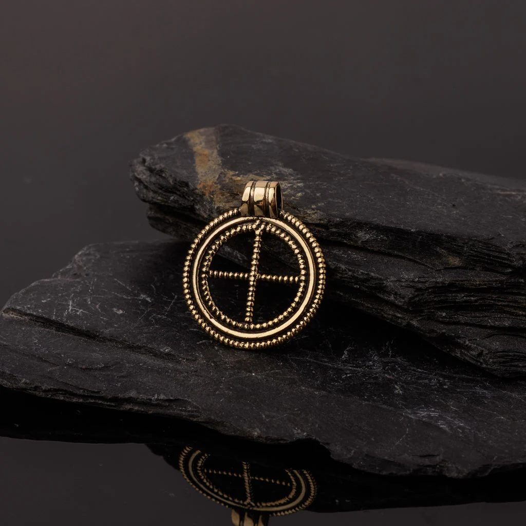 Premium King’s Field Pendant, Bronze - Image 2