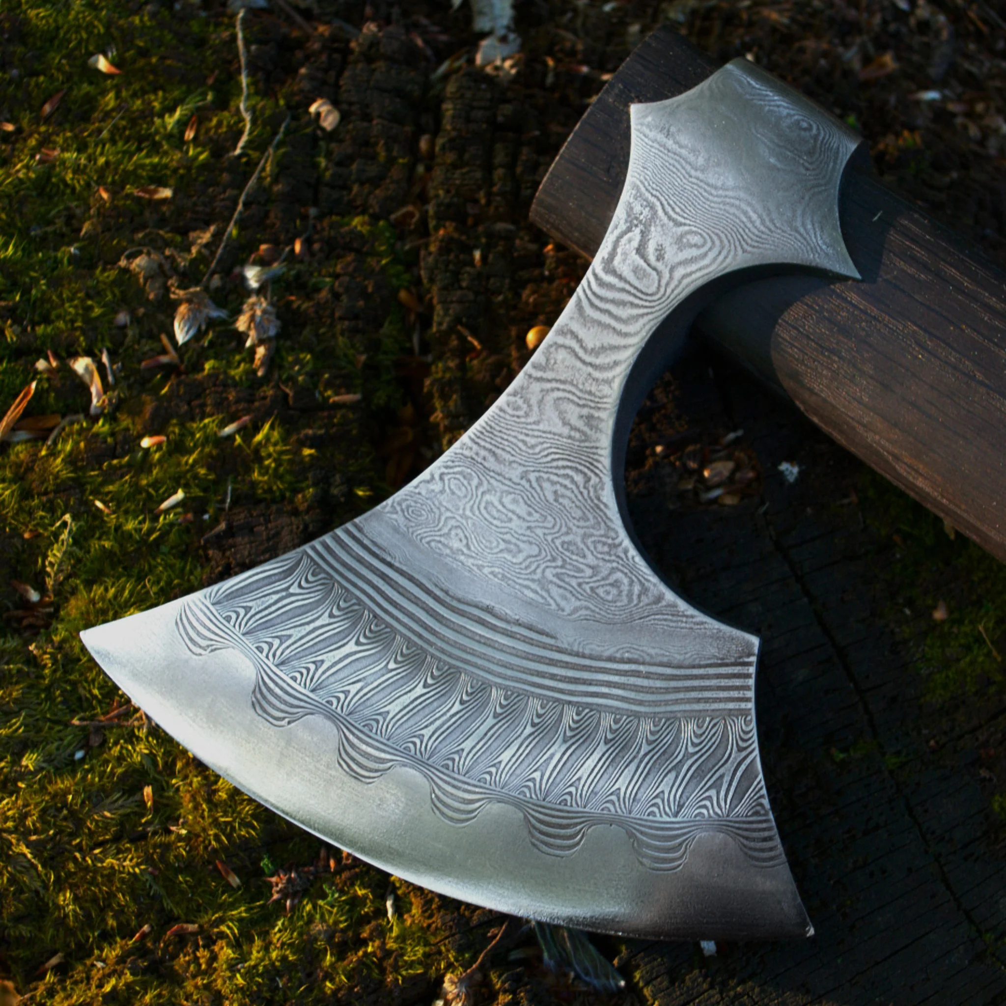 Premium Pattern-Welded Axe, Hornavan - Image 9
