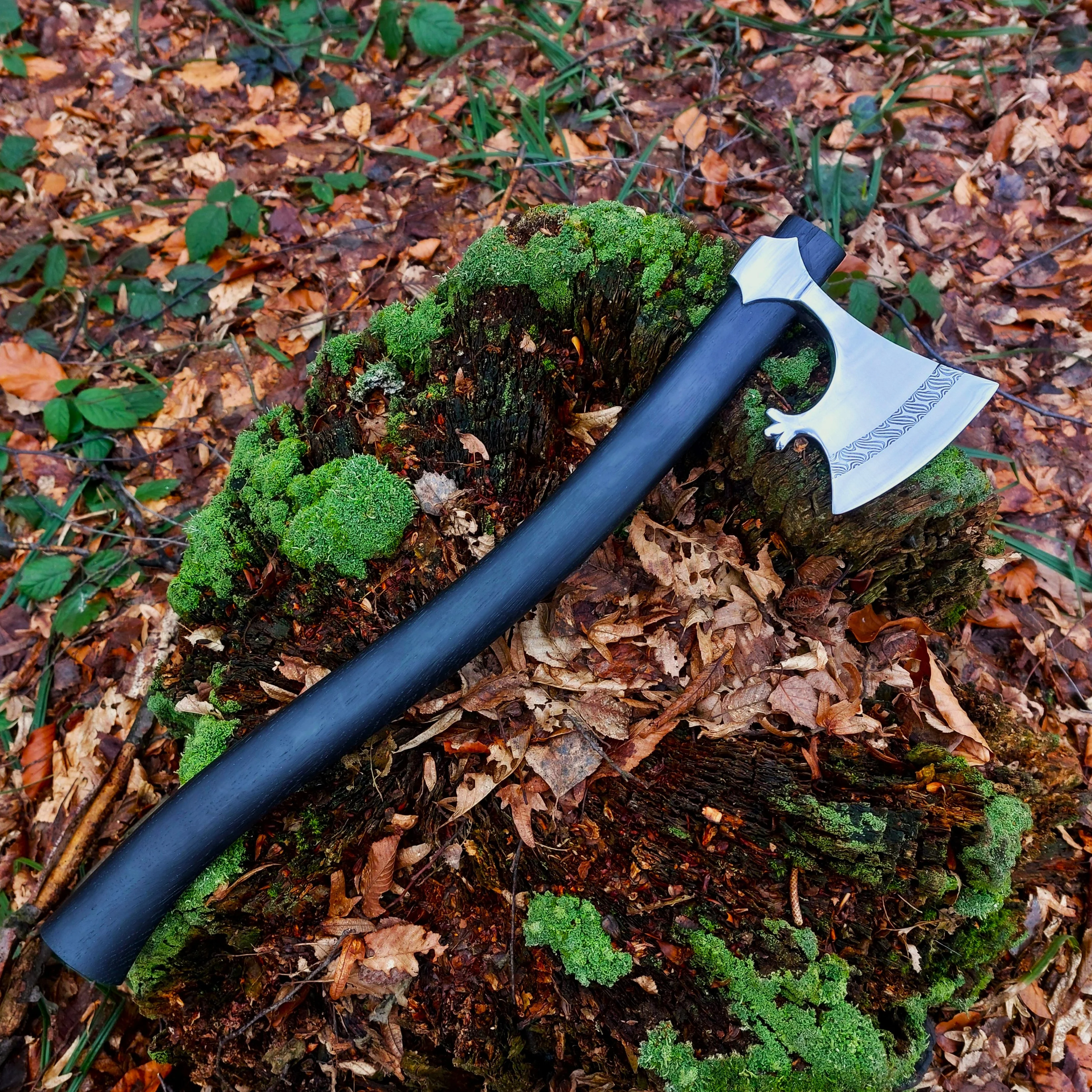 Premium Pattern-Welded Axe, Runhällen - Image 3