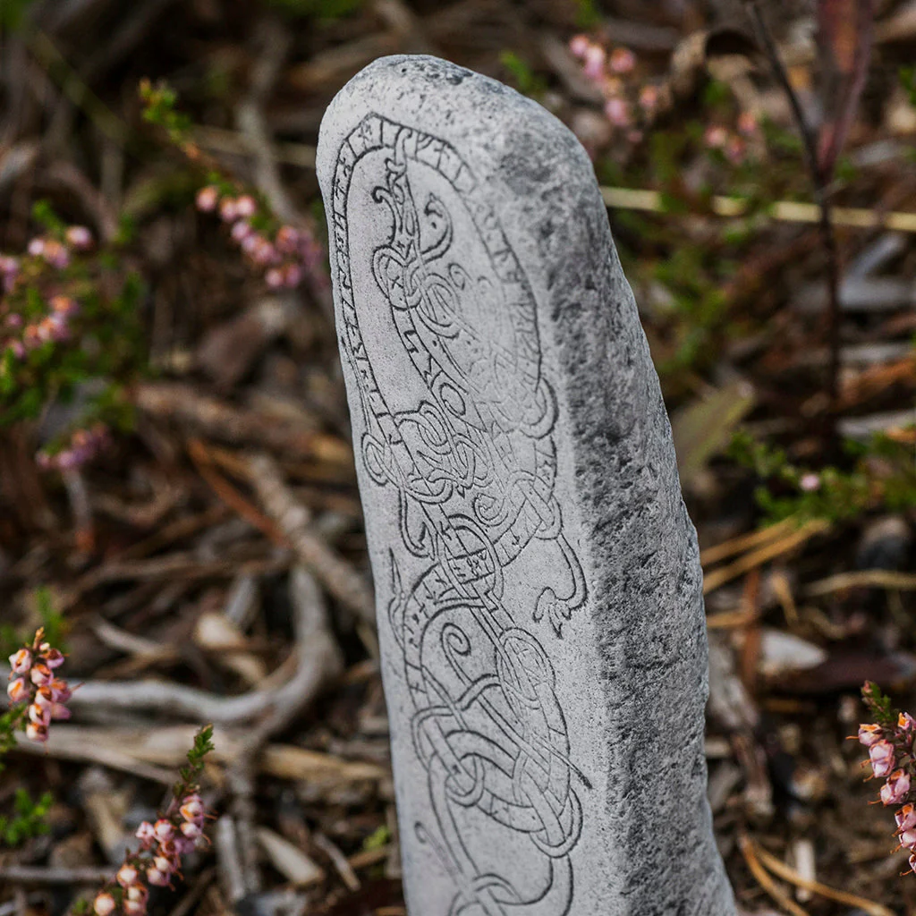 Runestone, Skråmsta - Image 2