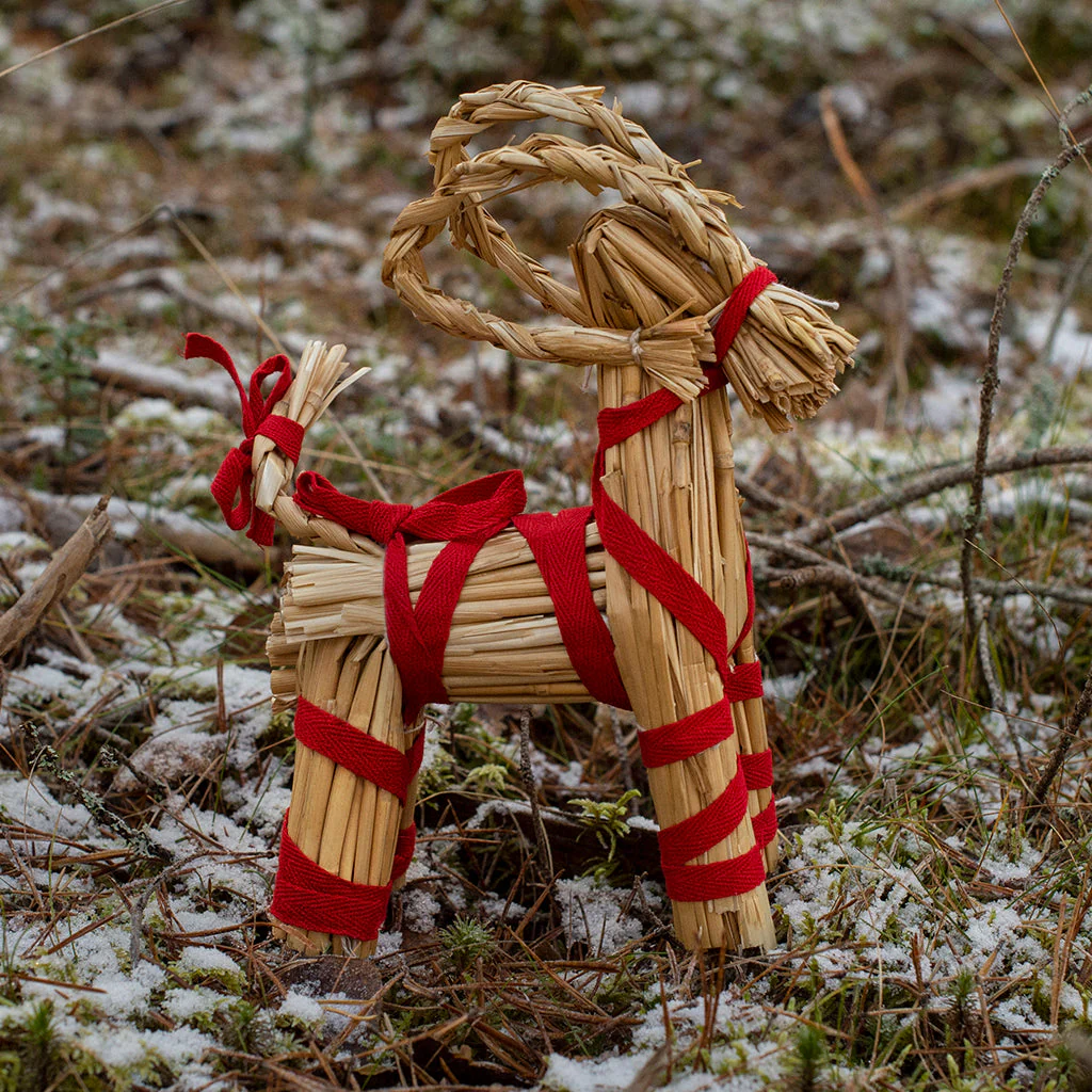 Yule Goat, Medium